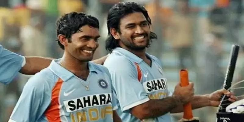 2 Active international cricketers who made their debut before MS Dhoni