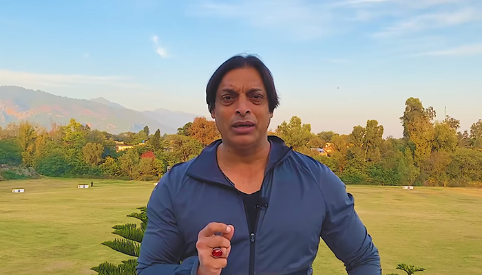 "You named an IPL team" - Shoaib Akhtar angry with ICC for not including Pakistan players in Best XI of the Decade